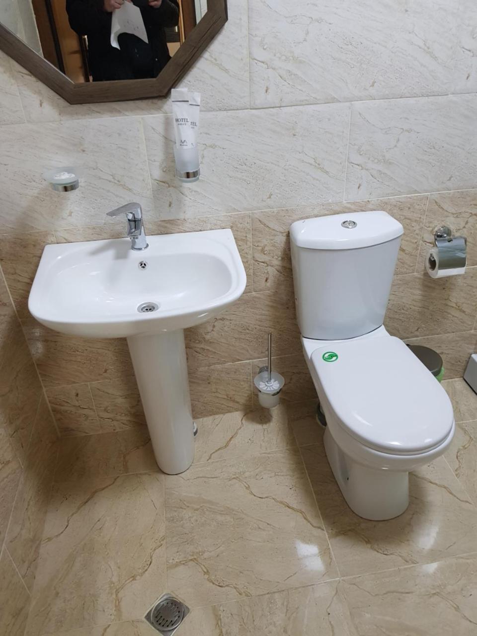 Park Hotel Kutaiszi Kültér fotó